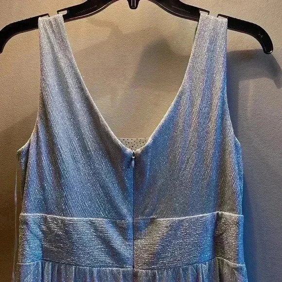 Beautiful blue shimmering size 6 Scarlett formal dress. - Picture 4 of 5